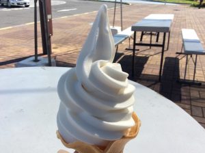 清水白桃ソフトクリーム